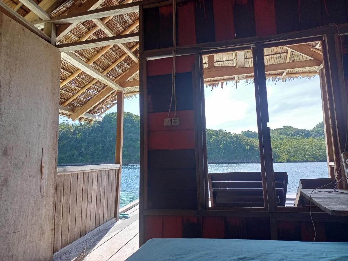 Meos Ambower Homestay Raja Ampat Fam Εξωτερικό φωτογραφία